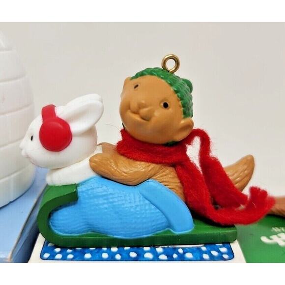 Vintage Avon 3 ornaments Winter Fun & Pals and Hoppy Holidays NIP U95 - Picture 3 of 5